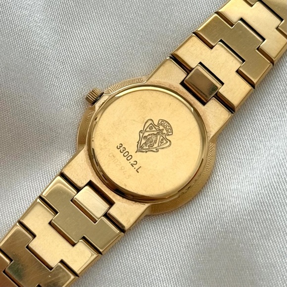 AUTHENTIC VINTAGE GUCCI GOLD WATCH - Picture 5 of 5